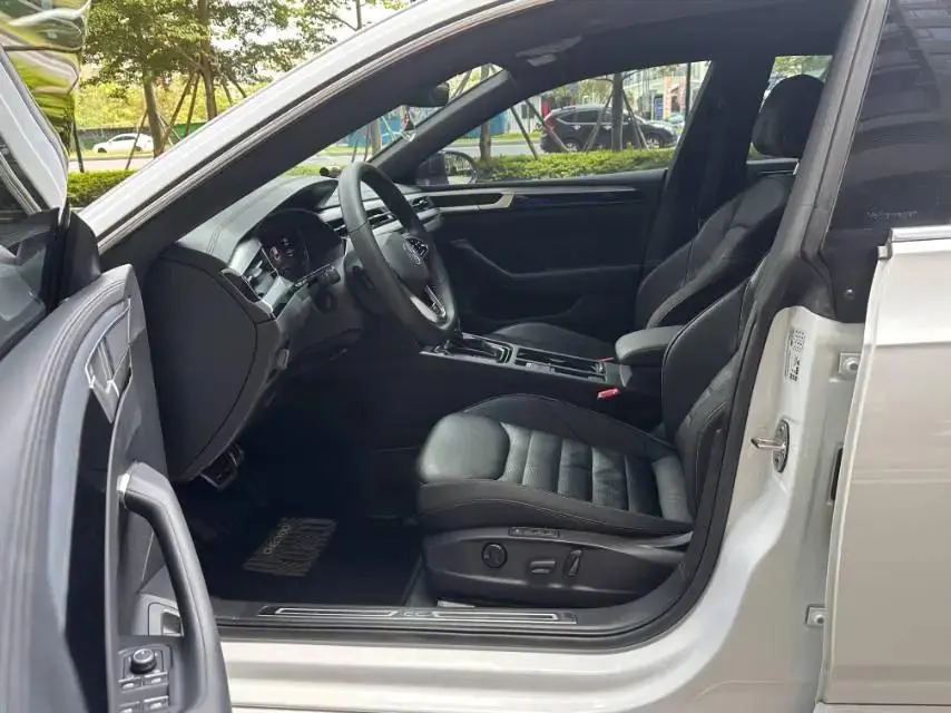 FAW-Volkswagen CC 2023 380TSI eye-catching edition 4