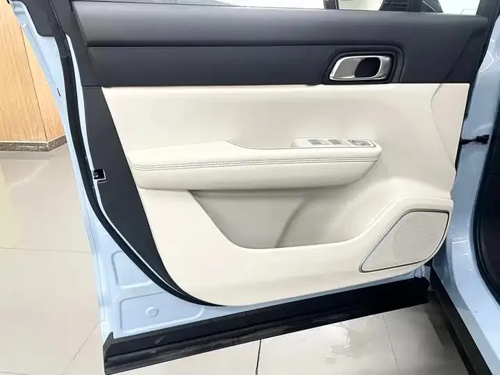 Li ONE 2021 Range-Extended 6-Seater Version 8