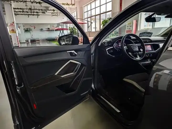 Audi Q3 2020 35 TFSI Enterprising Dynamic 9