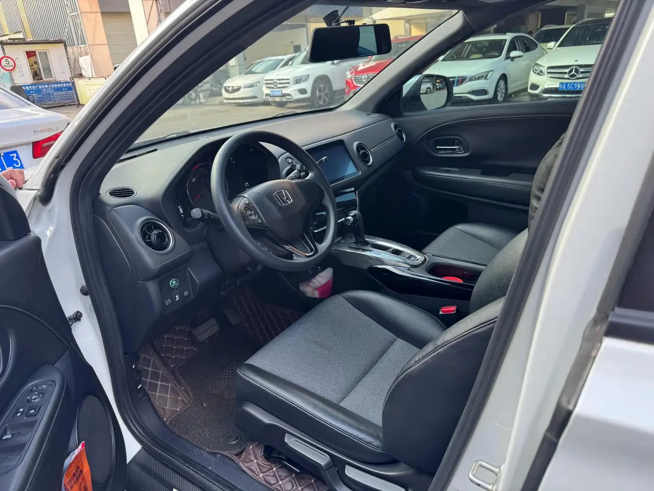 Honda XR-V 2020 220TURBO CVT Deluxe Edition 2