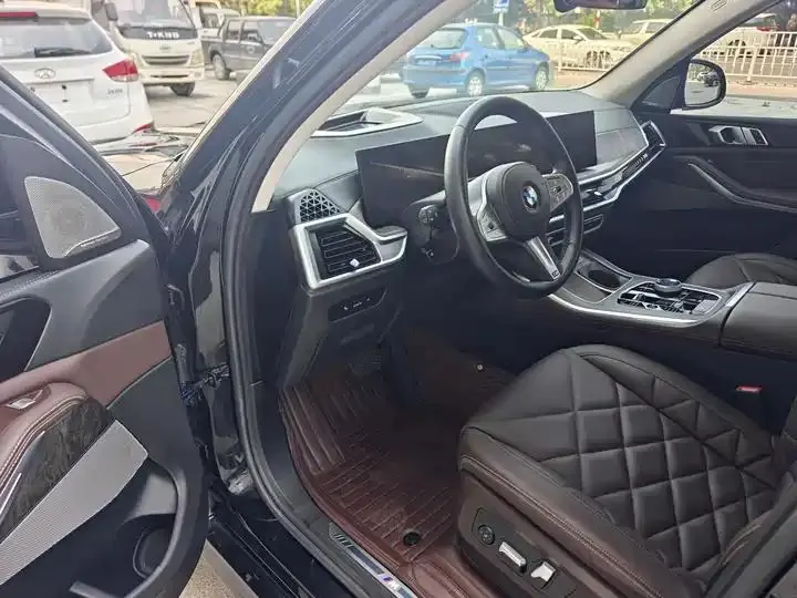 BMW X5 2023 xDrive 30Li exclusive m sports obsidian night suit 5