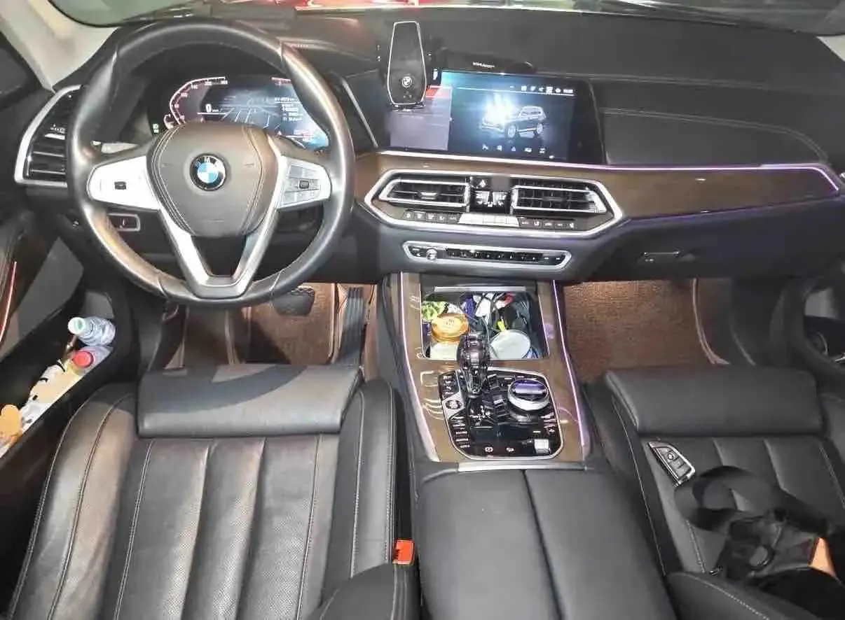 BMW X7 2020 xDrive40i Leading Luxury Suit 5
