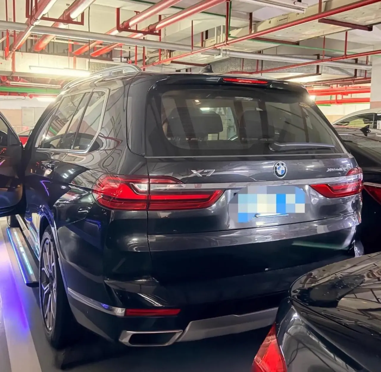 BMW X7 2020 xDrive40i Leading Luxury Suit 6