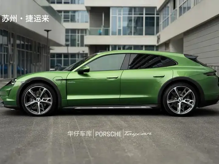 Taycan 2022 Taycan 4 Cross Turismo 3
