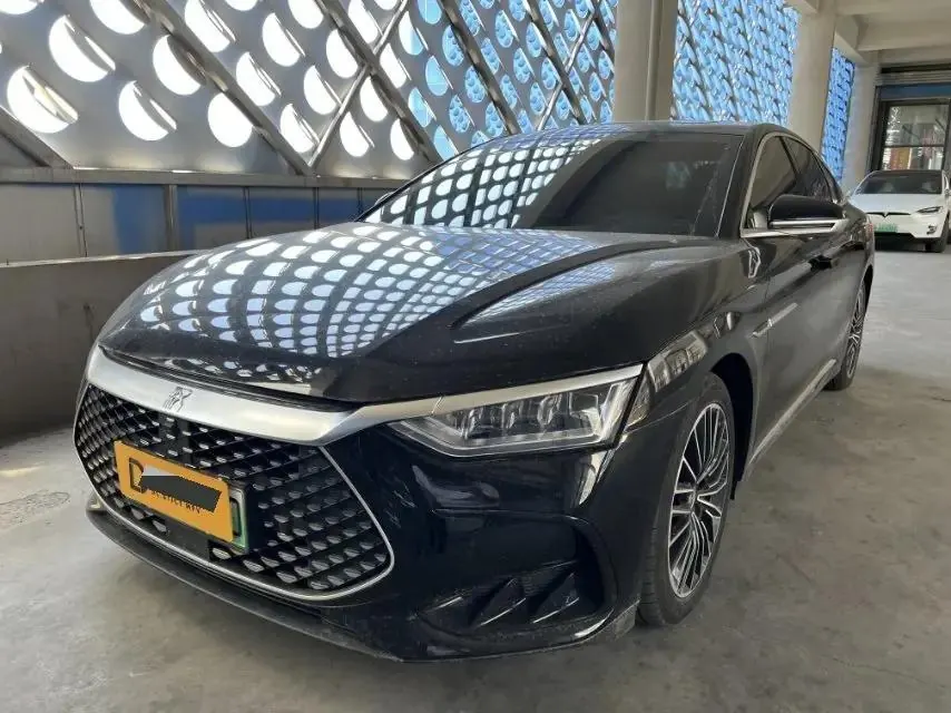 BYD 2024 Han DM-i 1.5T stepless glory version 121KM exclusive automatic gear - View 1