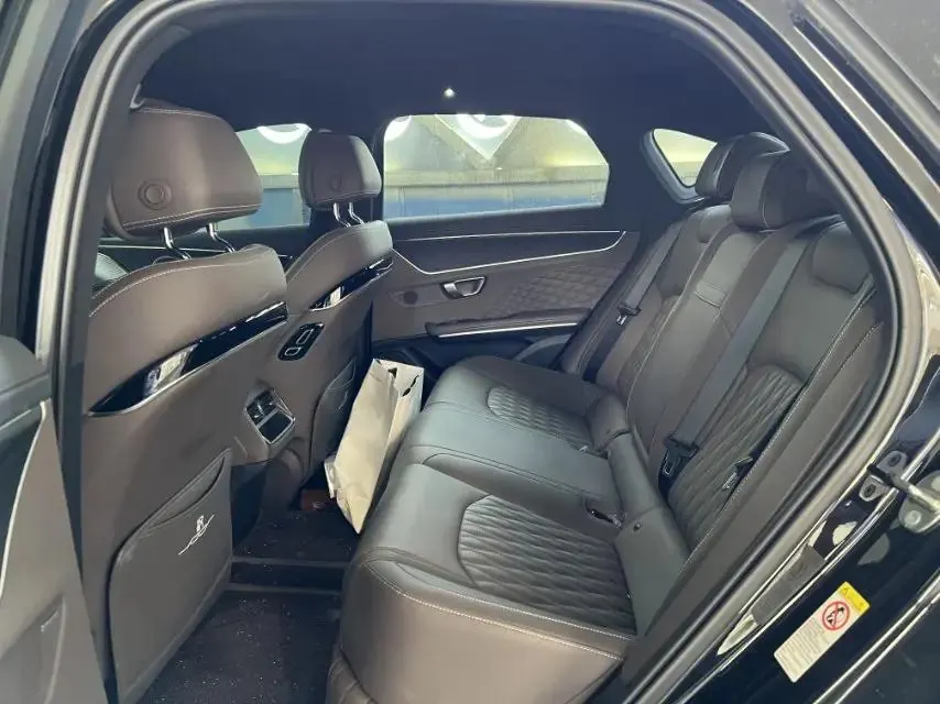 BYD 2024 Han DM-i 1.5T stepless glory version 121KM exclusive automatic gear 2