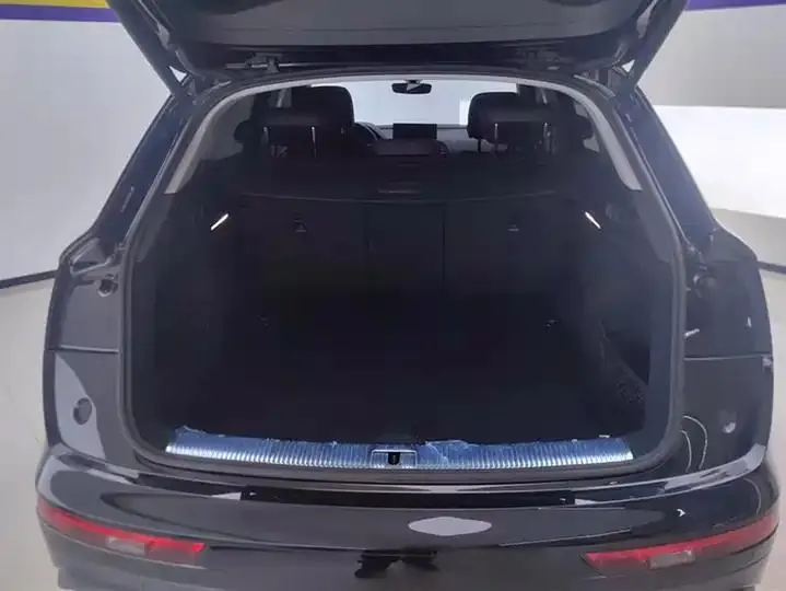 Audi Q5L 2023 40T luxury elegant model 4