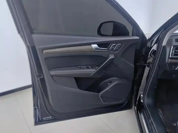 Audi Q5L 2023 40T luxury elegant model 7