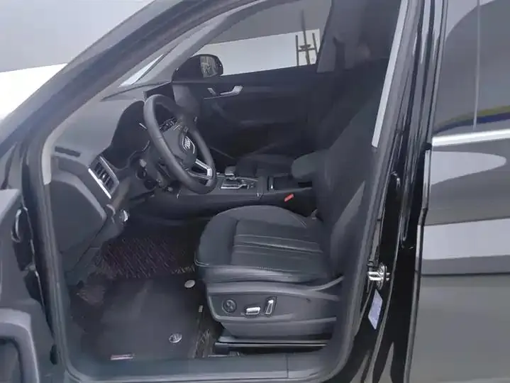 Audi Q5L 2023 40T luxury elegant model 9