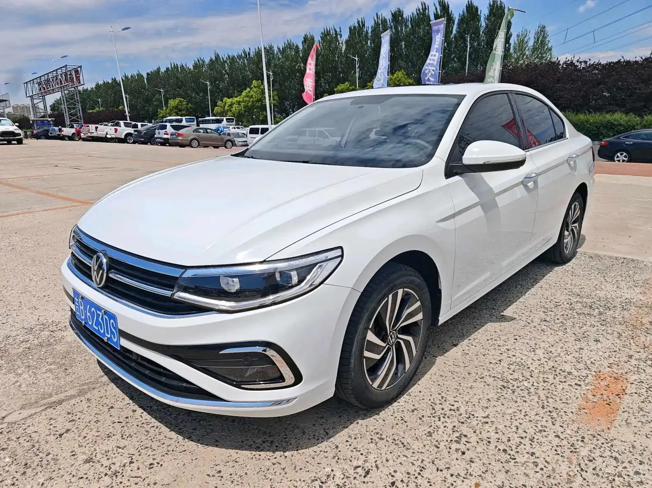 Bora 2023 200TSI DSG Zhixing Edition - View 1