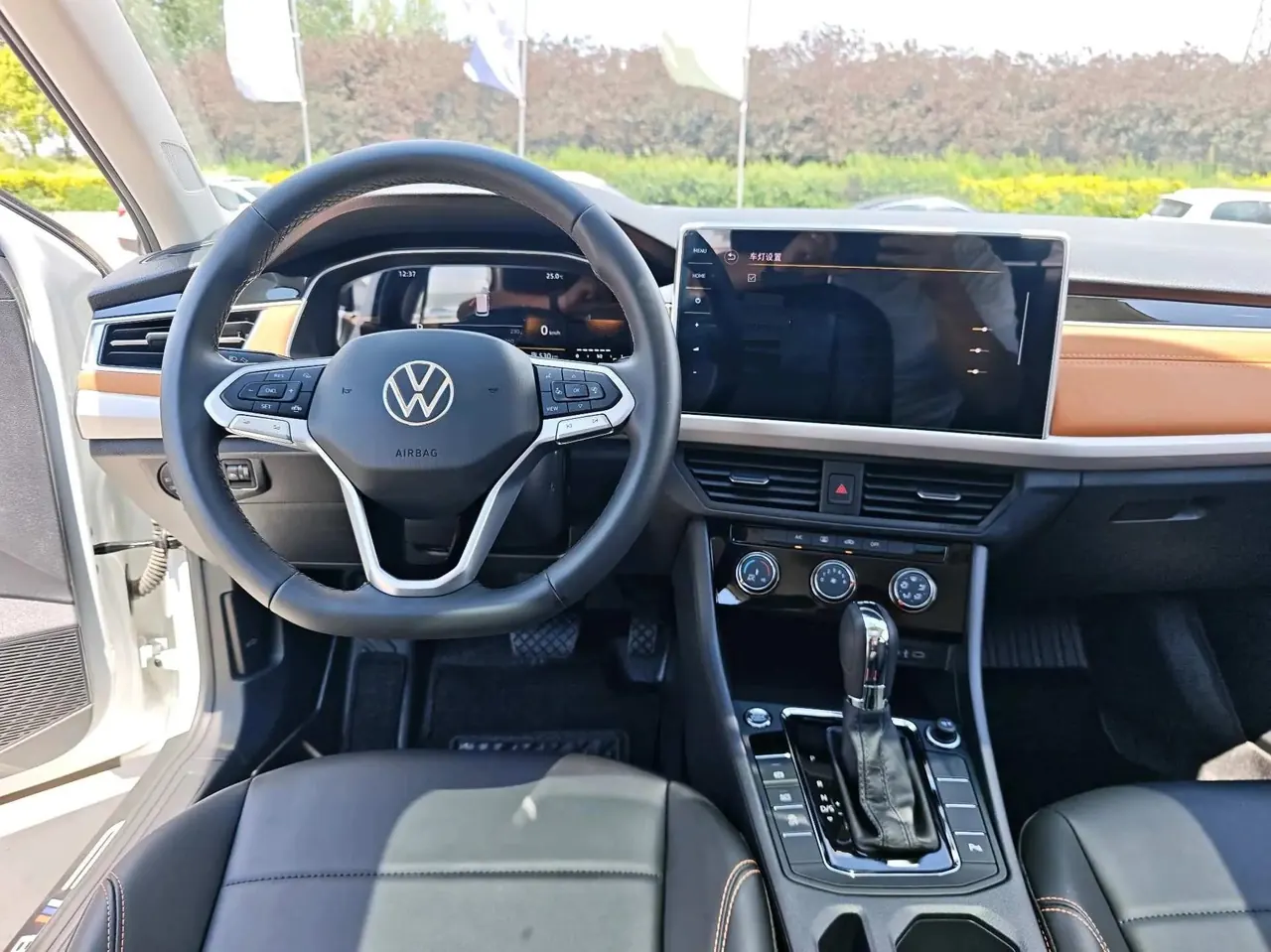 Bora 2023 200TSI DSG Zhixing Edition 8
