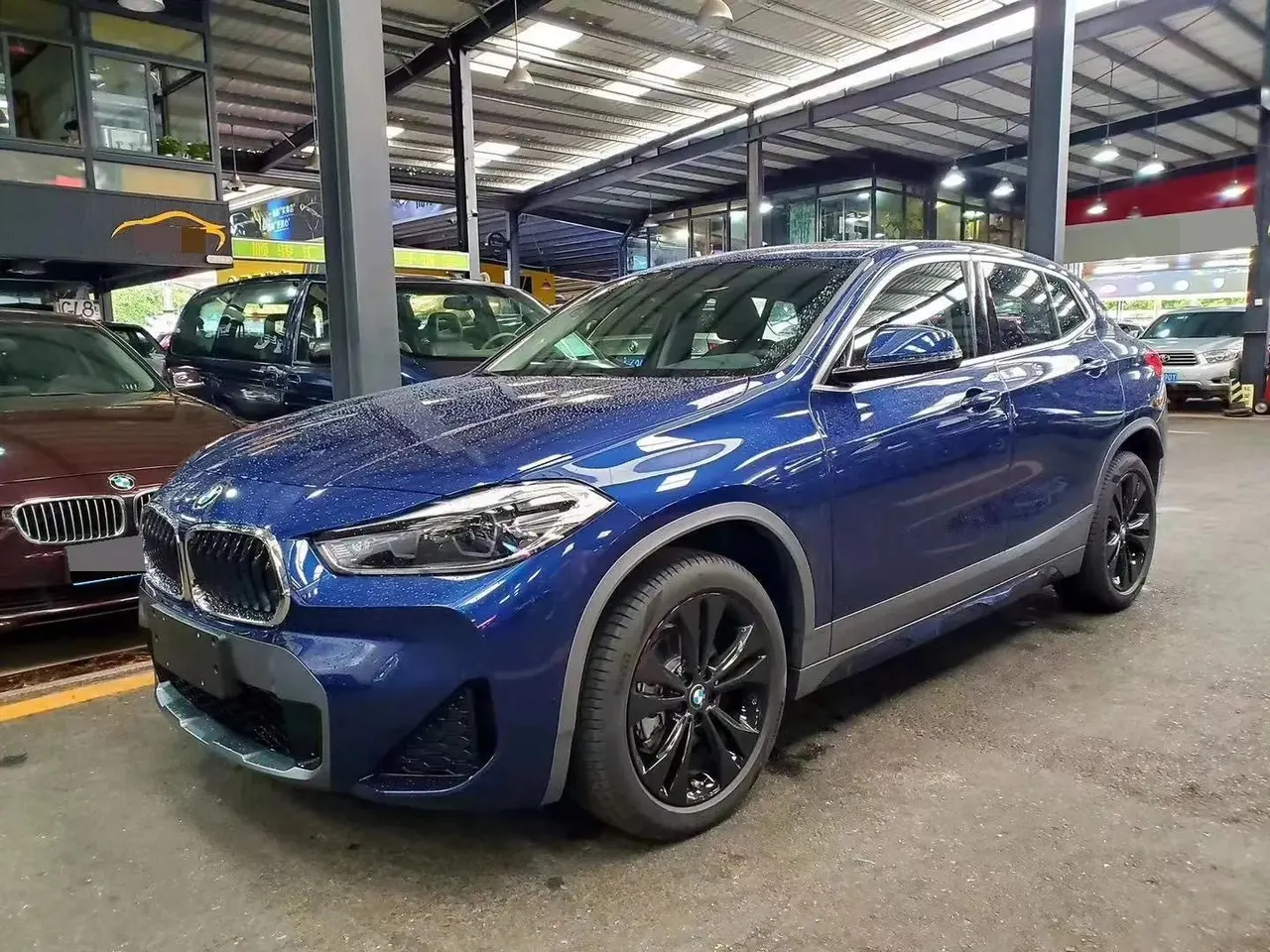 Open image lightbox: BMW X2 2020 sDrive20i M off-road set