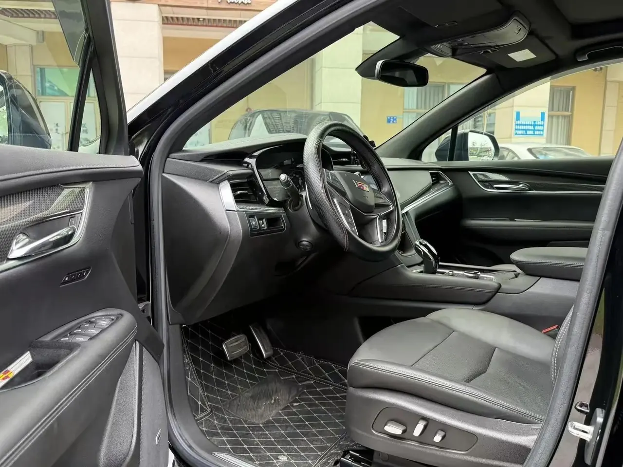 Cadillac XT5 2024 Model 2.0T All-Wheel Drive Luxury Edition (Hummingbird Version) 4
