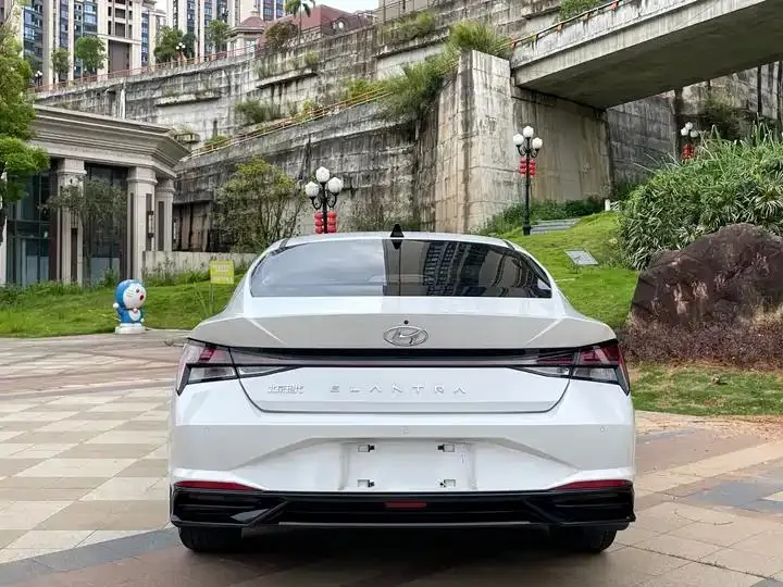Elantra 2022 1.5L CVT Luxury Edition 7
