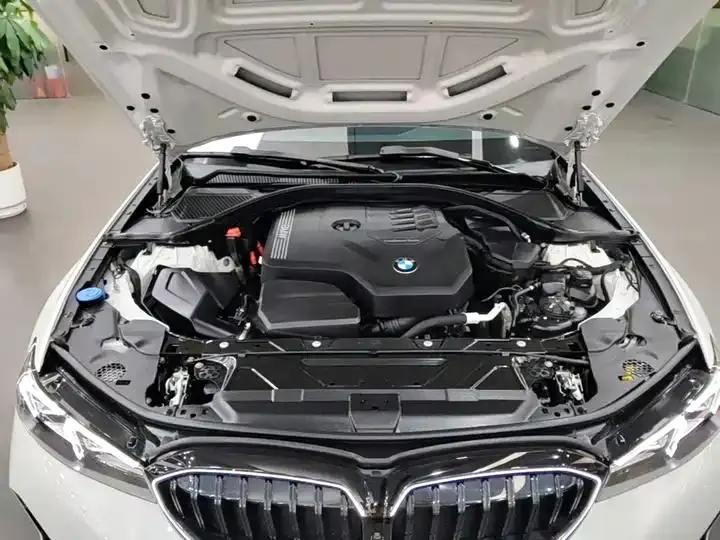 BMW 3 Series 2025 330Li M Sports Obsidian Night Suit 20