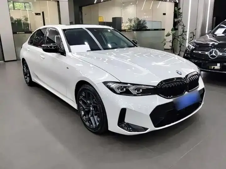 BMW 3 Series 2025 330Li M Sports Obsidian Night Suit 4