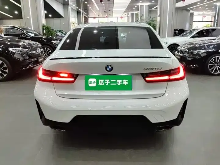 BMW 3 Series 2025 330Li M Sports Obsidian Night Suit 6