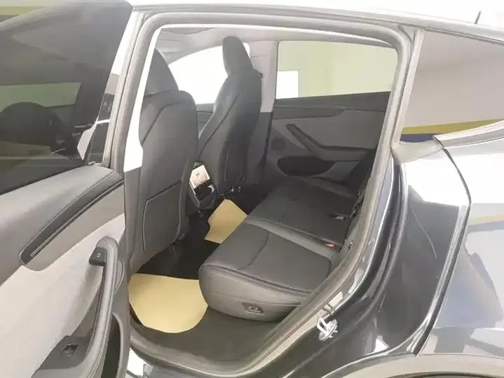 Model Y 2025 rear-wheel drive first edition 11