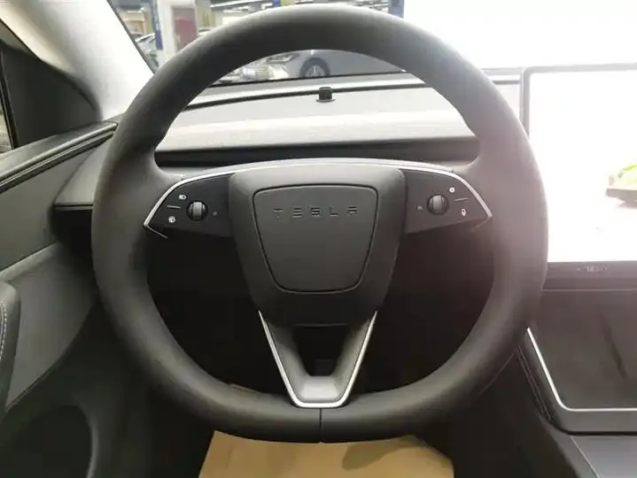 Model Y 2025 rear-wheel drive first edition 15