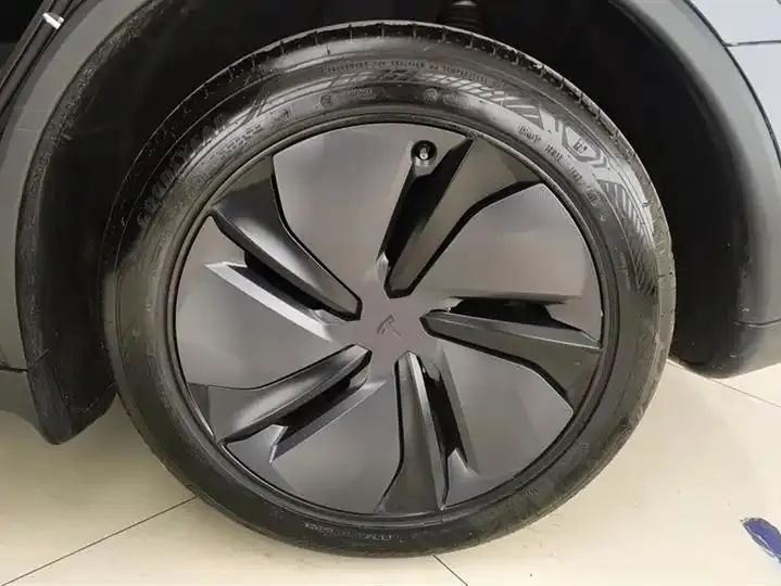 Model Y 2025 rear-wheel drive first edition 6
