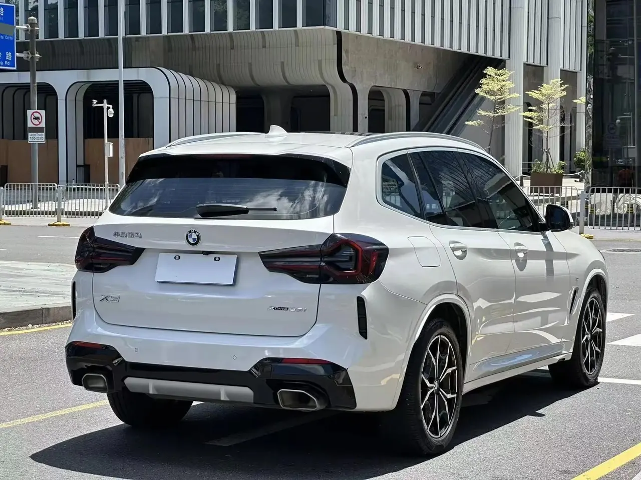 BMW X3 2022 xDrive25i M sports suit 4