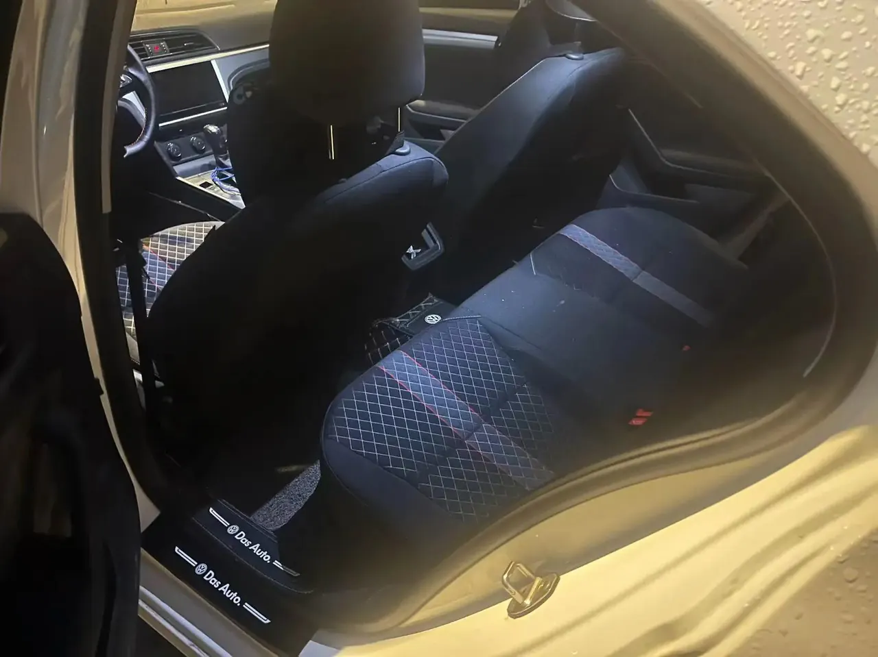 Lingdu 2019, 230TSI DSG Vision Edition, China V Emission Standard 4