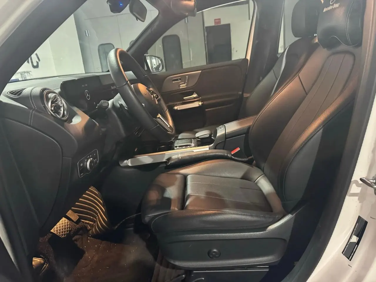Mercedes Benz GLB 2023 GLB 220 Fashion 5