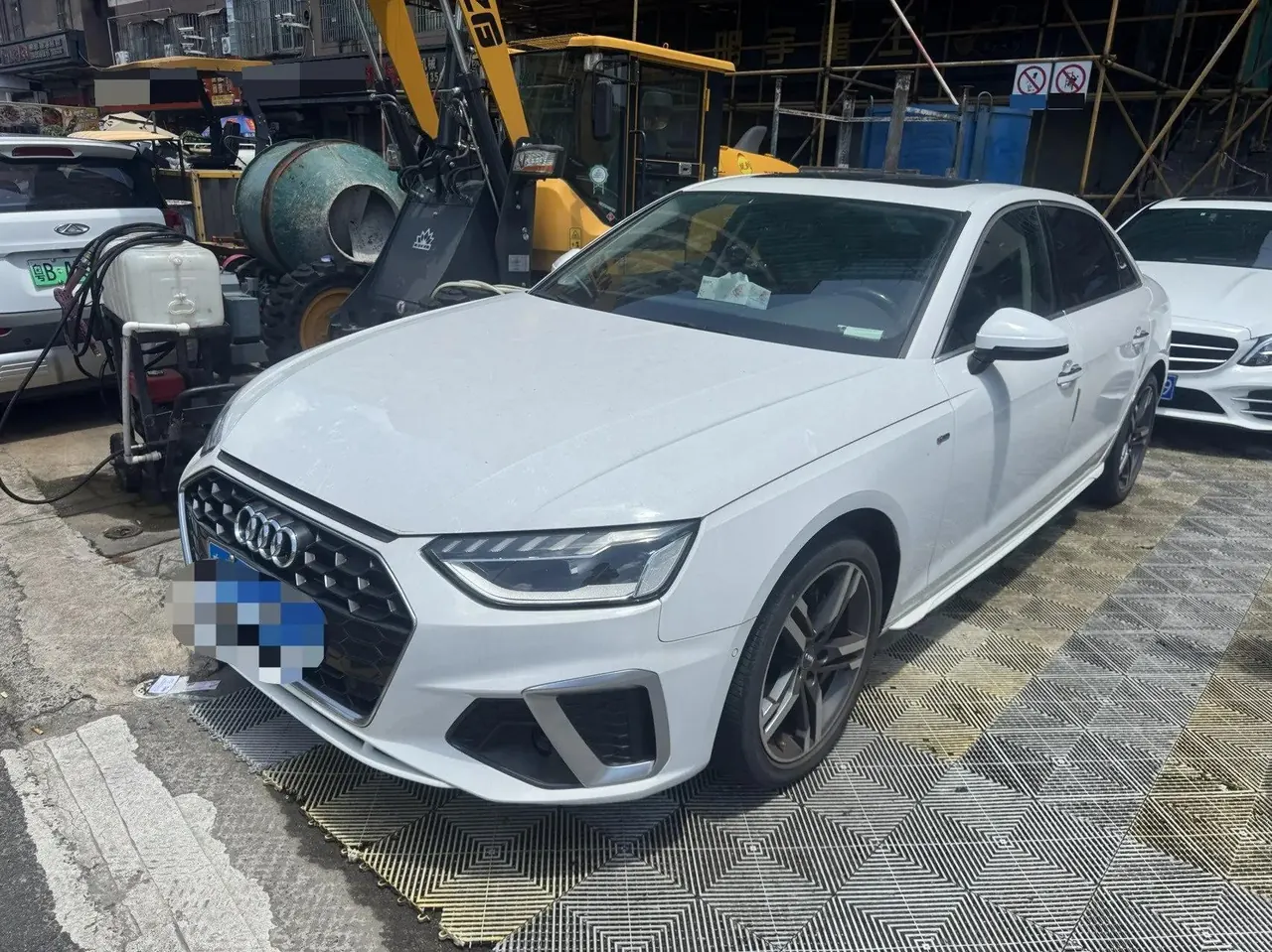 Audi A4L 2020 model 40 TFSI Luxury Dynamic Edition - View 1