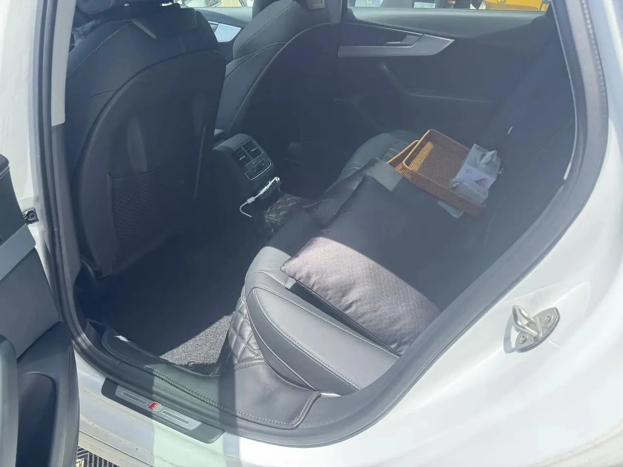 Audi A4L 2020 model 40 TFSI Luxury Dynamic Edition 3