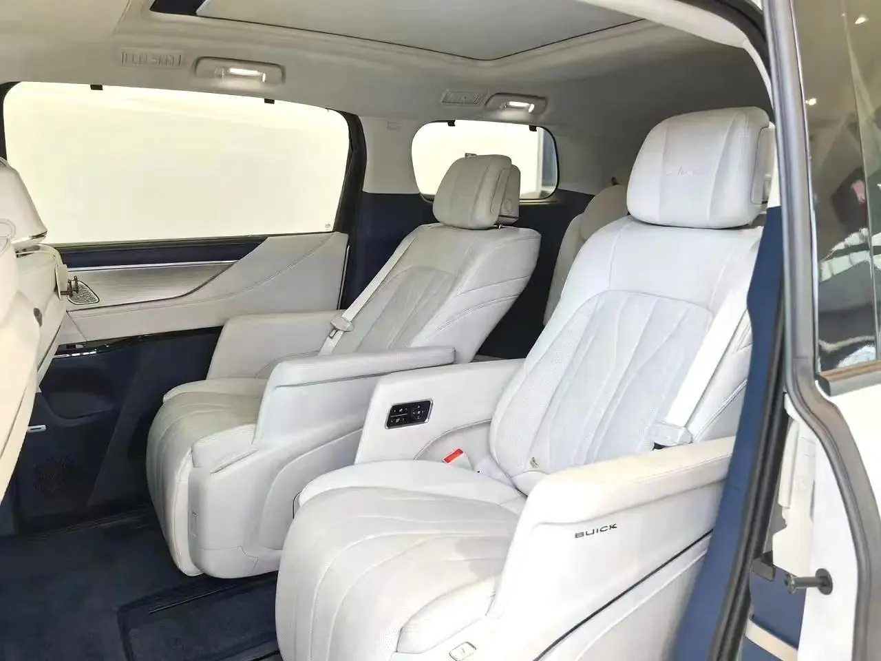 Buick GL8 New Energy 2024 Lu Zun Luxury Edition 7 3