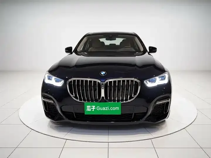BMW X5 2022 xDrive 30Li exclusive m sports suit 3