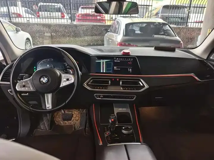 BMW X5 2022 xDrive 30Li exclusive m sports suit 6