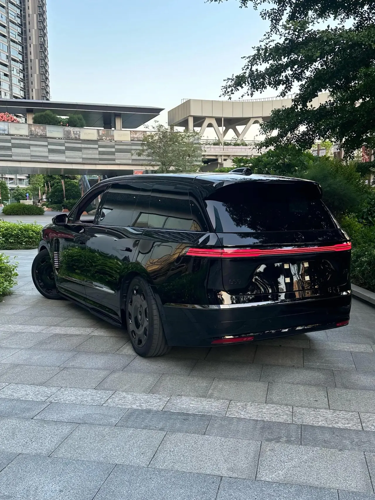 NIO 2026 ES 9 102kWh Executive Island Deluxe Automatic Gear 3