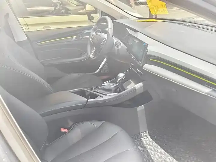 Roewe i5 2021 1.5L CVT Platinum Edition 12