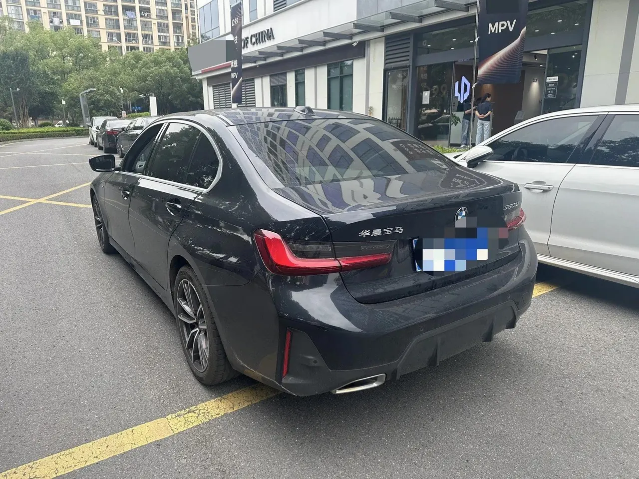 BMW 3 Series 2023 model 320Li M Sport Package 4