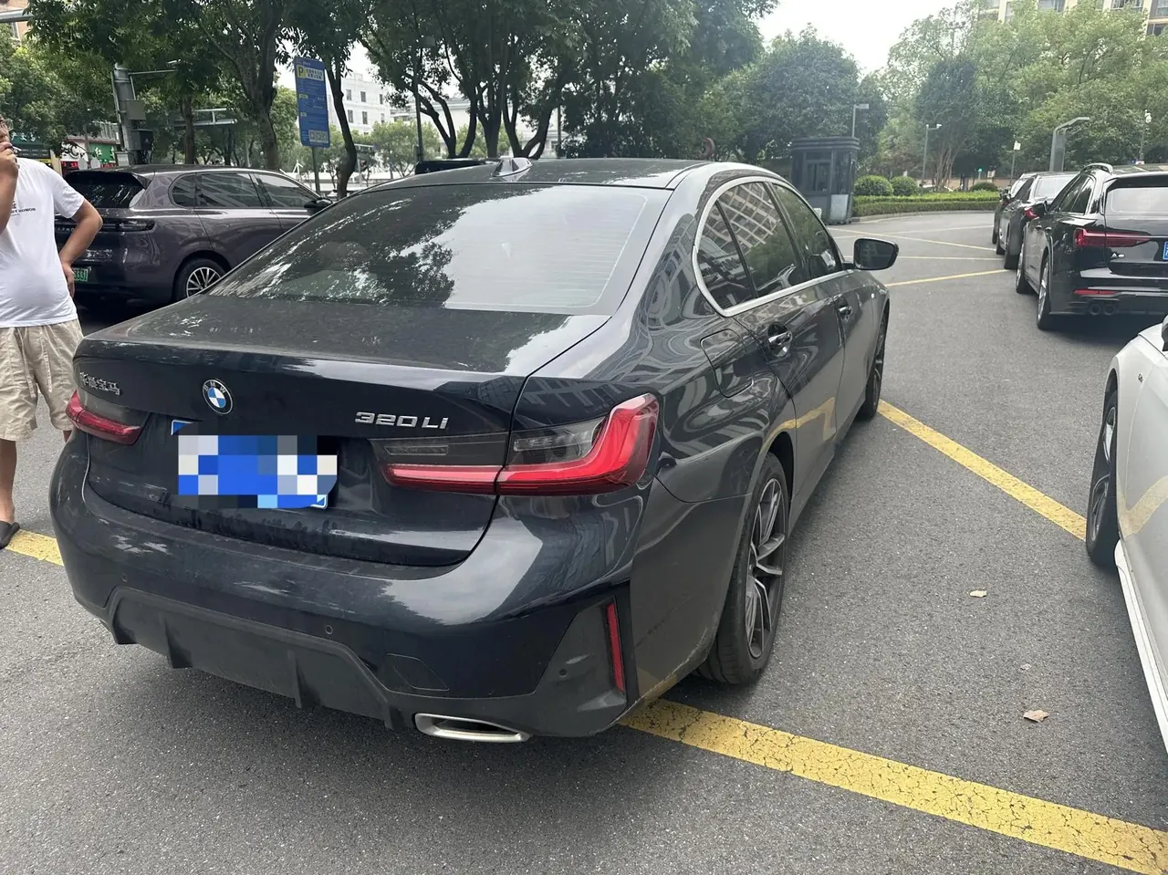 BMW 3 Series 2023 model 320Li M Sport Package 5