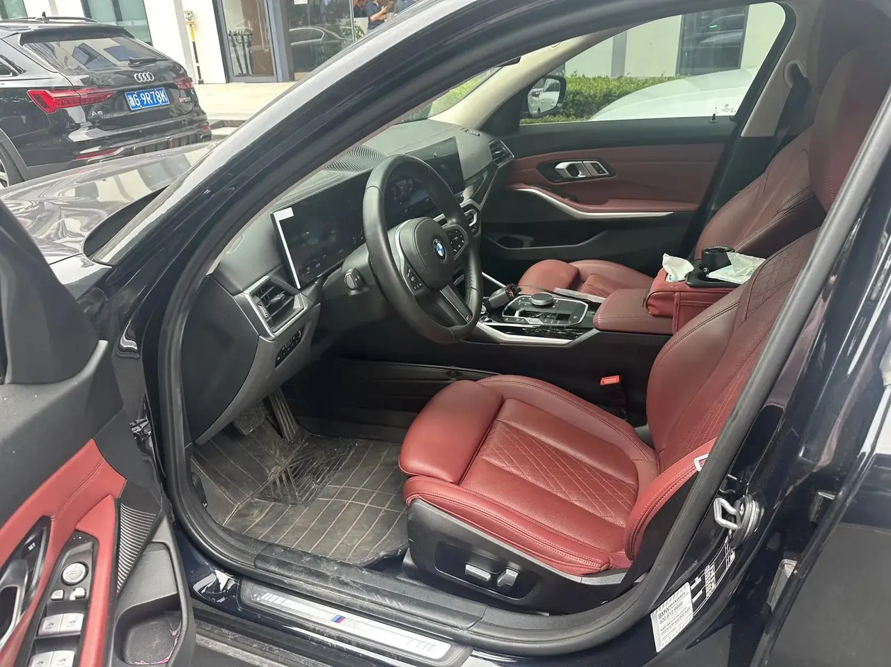 BMW 3 Series 2023 model 320Li M Sport Package 7