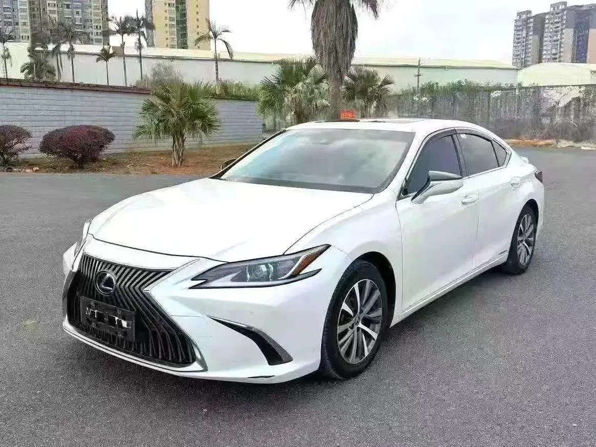 Lexus ES 2021 300h Excellent Edition - View 1