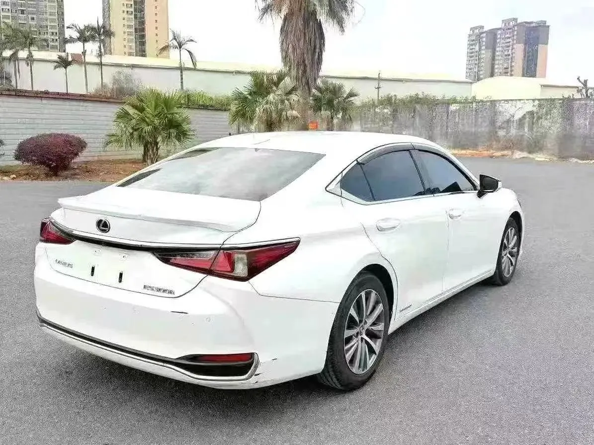 Lexus ES 2021 300h Excellent Edition 5
