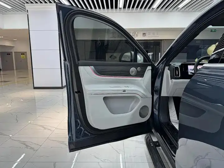 AITO M9 2024 extended range Ultra version 42kWh 6-seat version 10
