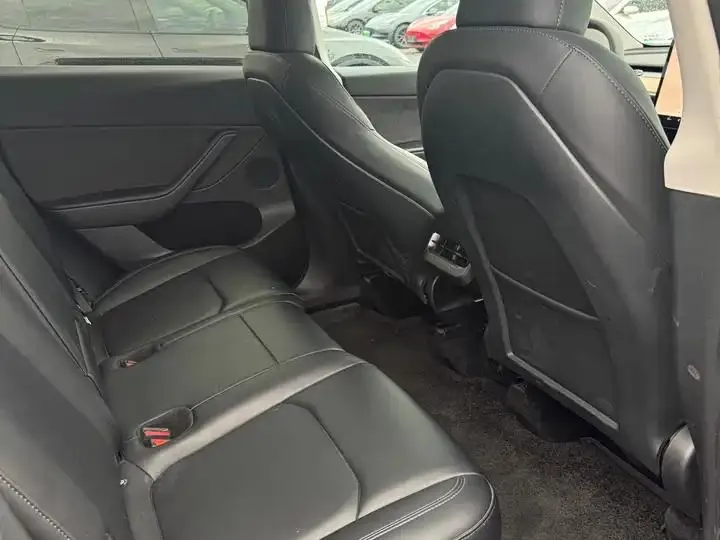 Model Y 2022 rear-wheel drive version 10