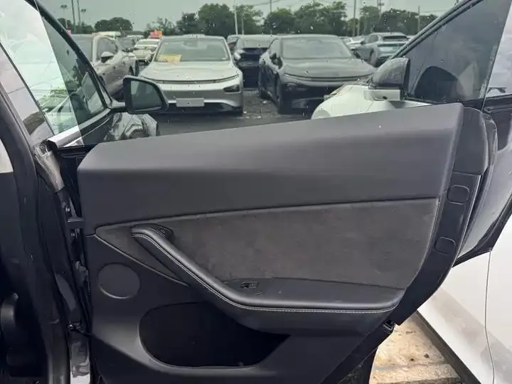 Model Y 2022 rear-wheel drive version 11