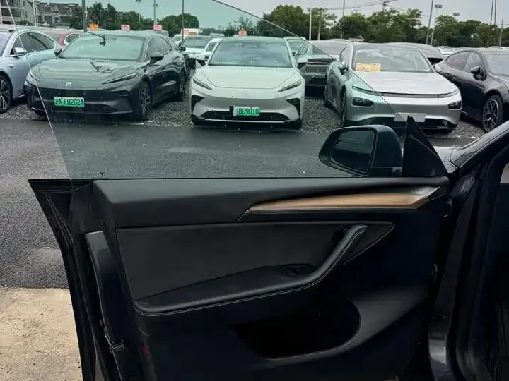 Model Y 2022 rear-wheel drive version 5
