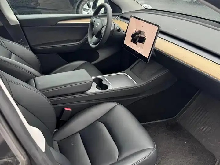 Model Y 2022 rear-wheel drive version 8