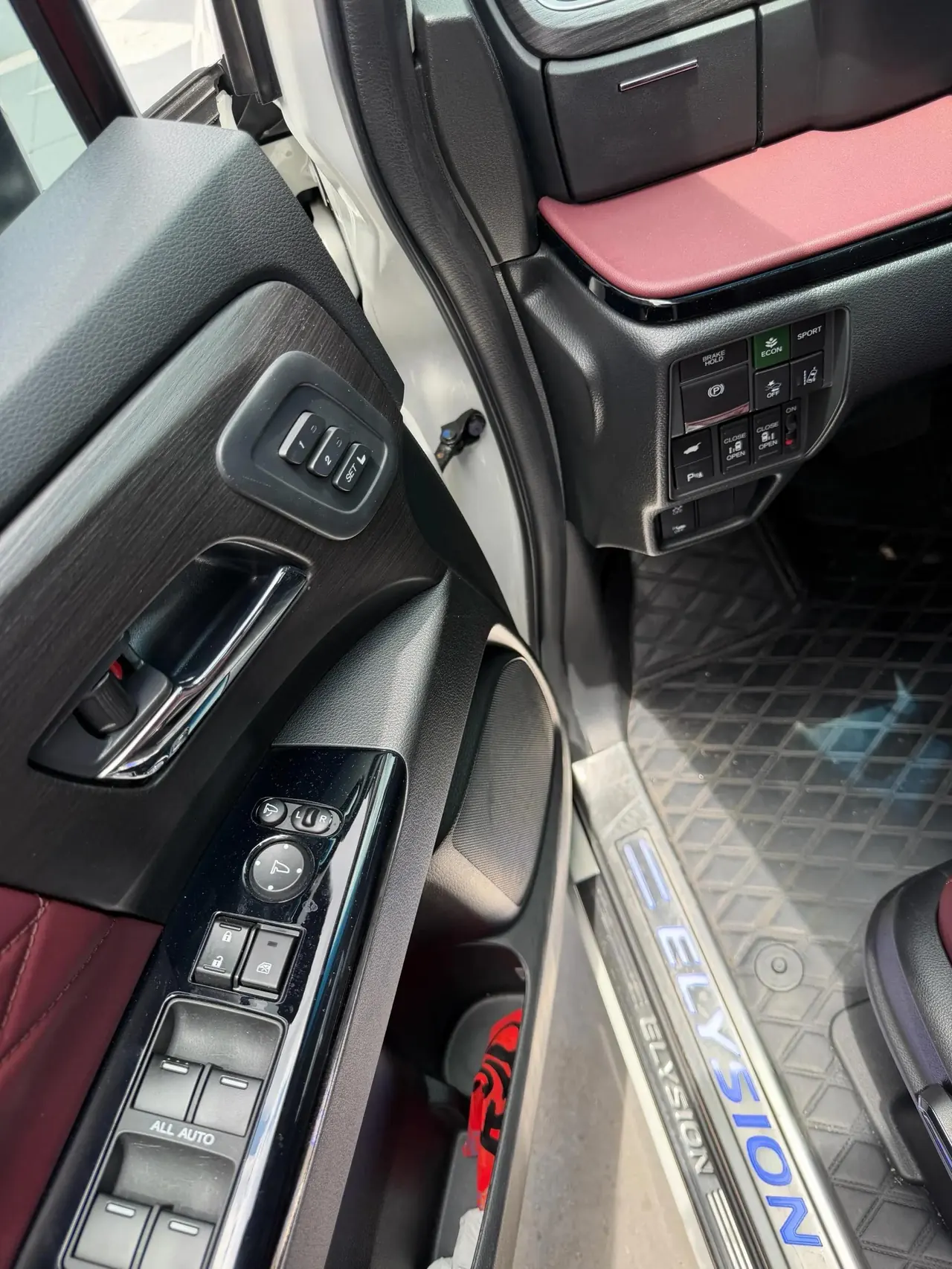 Elyson 2022 2.0L e:HEV Extreme Edition 9