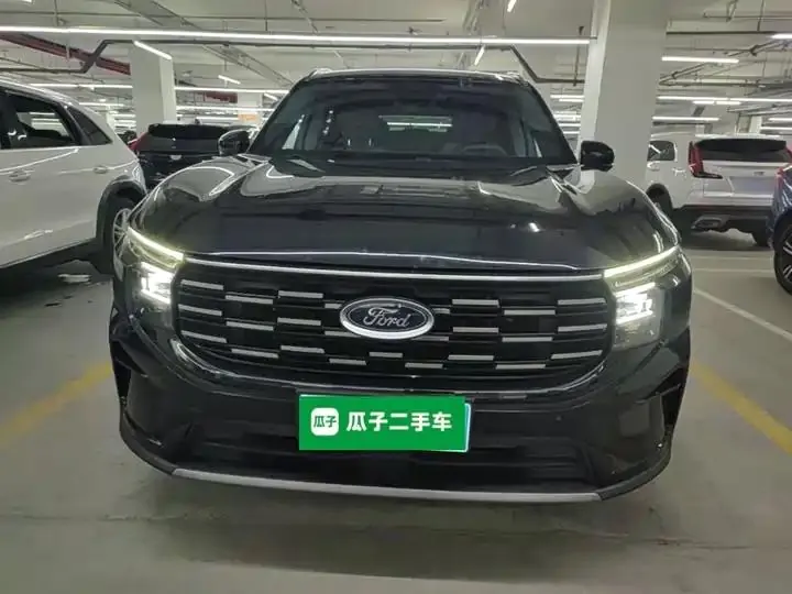 2023 Ruijie L 2.0T EcoBoost Two-Wheel-Drive Seven-Seater Luxury Model 3