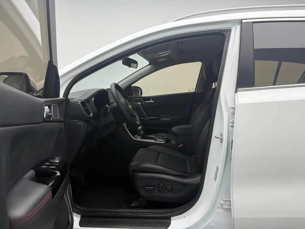 Kia KX5 2019 2.0L Automatic Two-Drive Comfort Edition 6