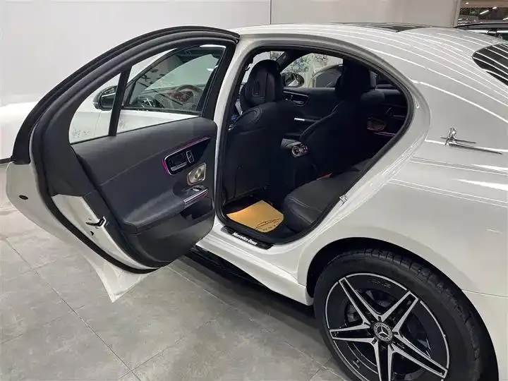 Mercedes Benz Class C 2025 C 260 L Night Sports Edition 12