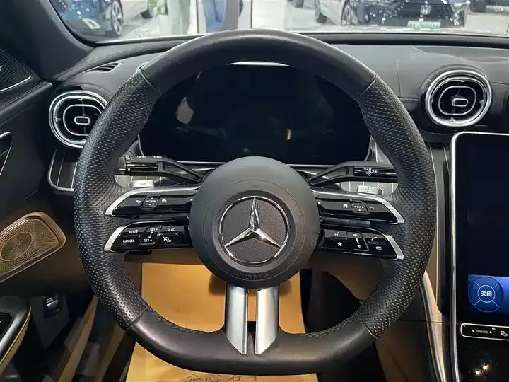 Mercedes Benz Class C 2025 C 260 L Night Sports Edition 15