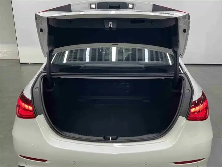 Mercedes Benz Class C 2025 C 260 L Night Sports Edition 5